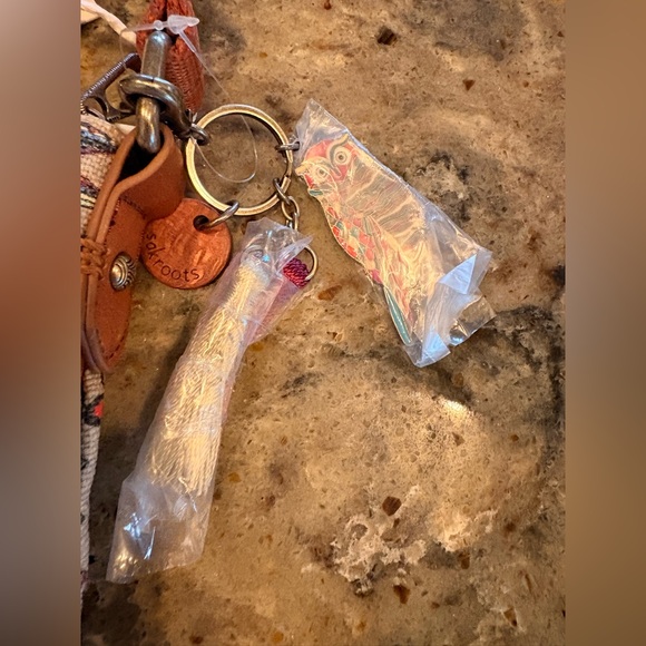 NWT Sakroots Artists Circle Crossbody, Charcoal Owl - Picture 6 of 12